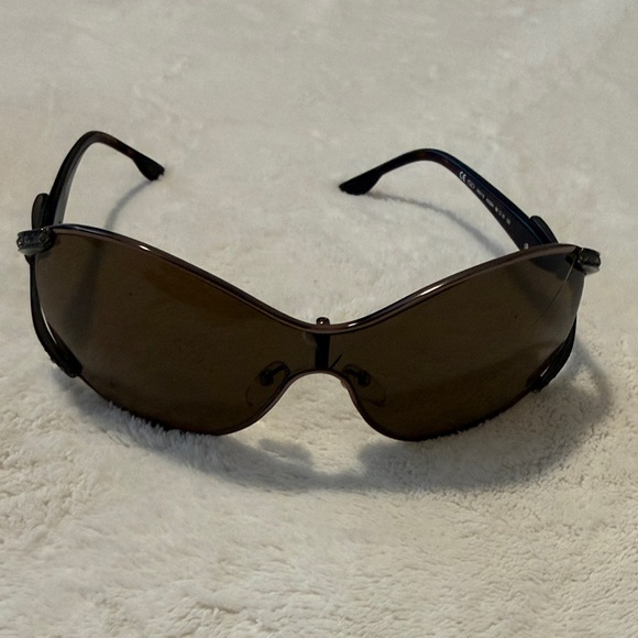 Valentino Accessories - Valentino Brown Tortoiseshell Rimless Shield Sunglasses